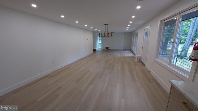 555 BILPER AVE, Lindenwold, NJ 08021