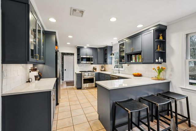 2 Southwind Drive, Cross River, NY 10518