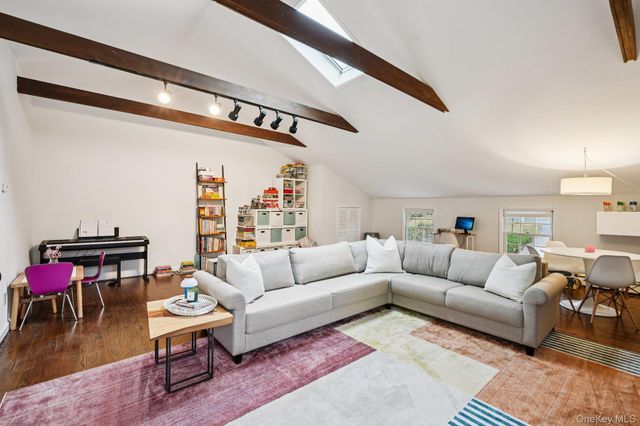 2 Southwind Drive, Cross River, NY 10518