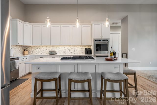 128 Saddle Ridge Drive, Alexander, NC 28701