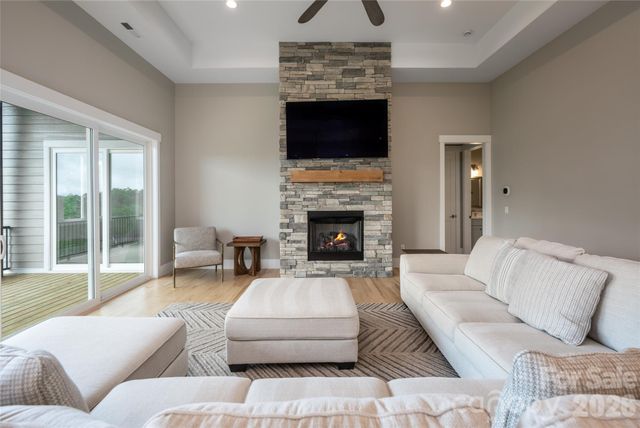 128 Saddle Ridge Drive, Alexander, NC 28701