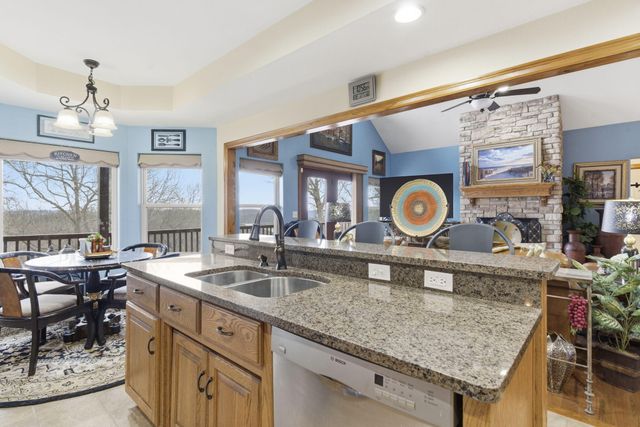 514 Rosehill Lane, Galena, MO 65656