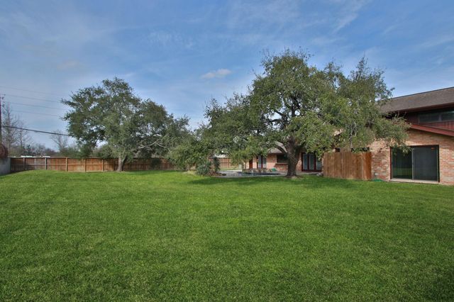 13215 Prado Lane, Houston, TX 77070