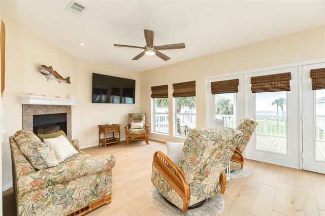 18302 E De Vaca, Galveston, TX 77554