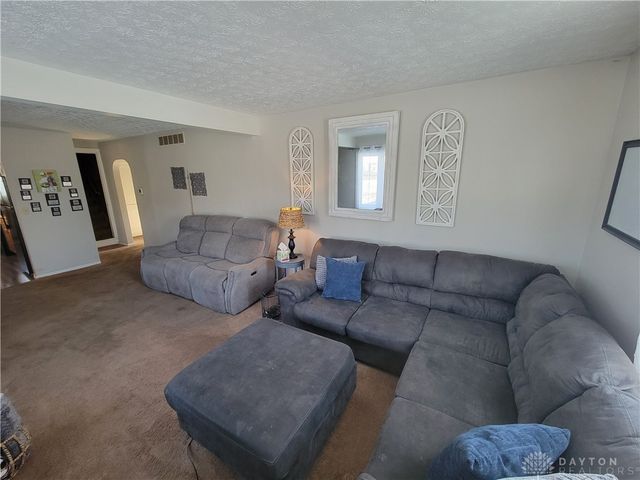 3891 New Carlisle Pike, Springfield, OH 45504