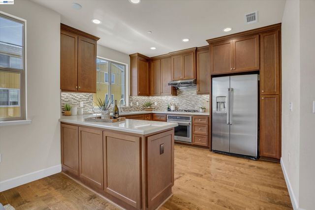 319 Basswood Cmn 14, Livermore, CA 94551