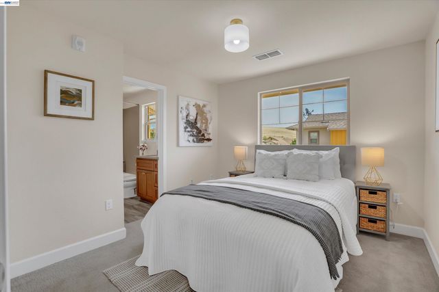 319 Basswood Cmn 14, Livermore, CA 94551