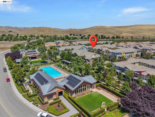319 Basswood Cmn 14, Livermore, CA 94551