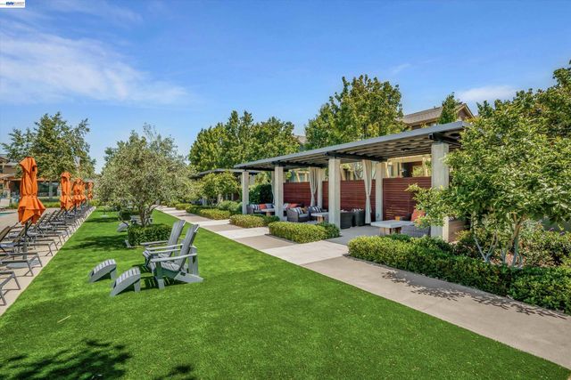 319 Basswood Cmn 14, Livermore, CA 94551