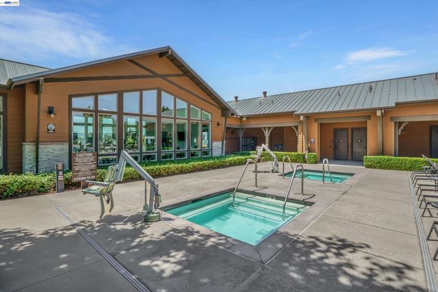 319 Basswood Cmn 14, Livermore, CA 94551