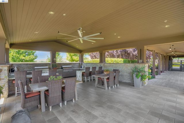 319 Basswood Cmn 14, Livermore, CA 94551