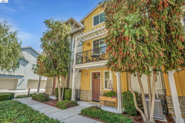 319 Basswood Cmn 14, Livermore, CA 94551