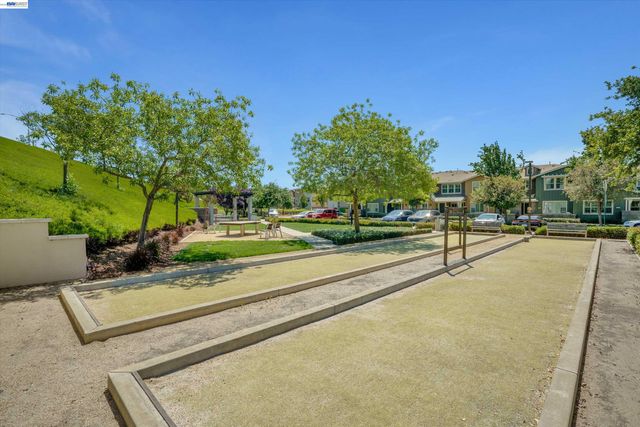 319 Basswood Cmn 14, Livermore, CA 94551
