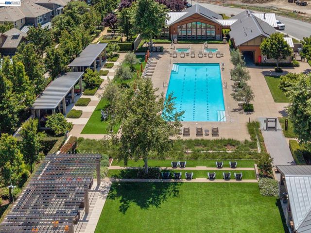 319 Basswood Cmn 14, Livermore, CA 94551