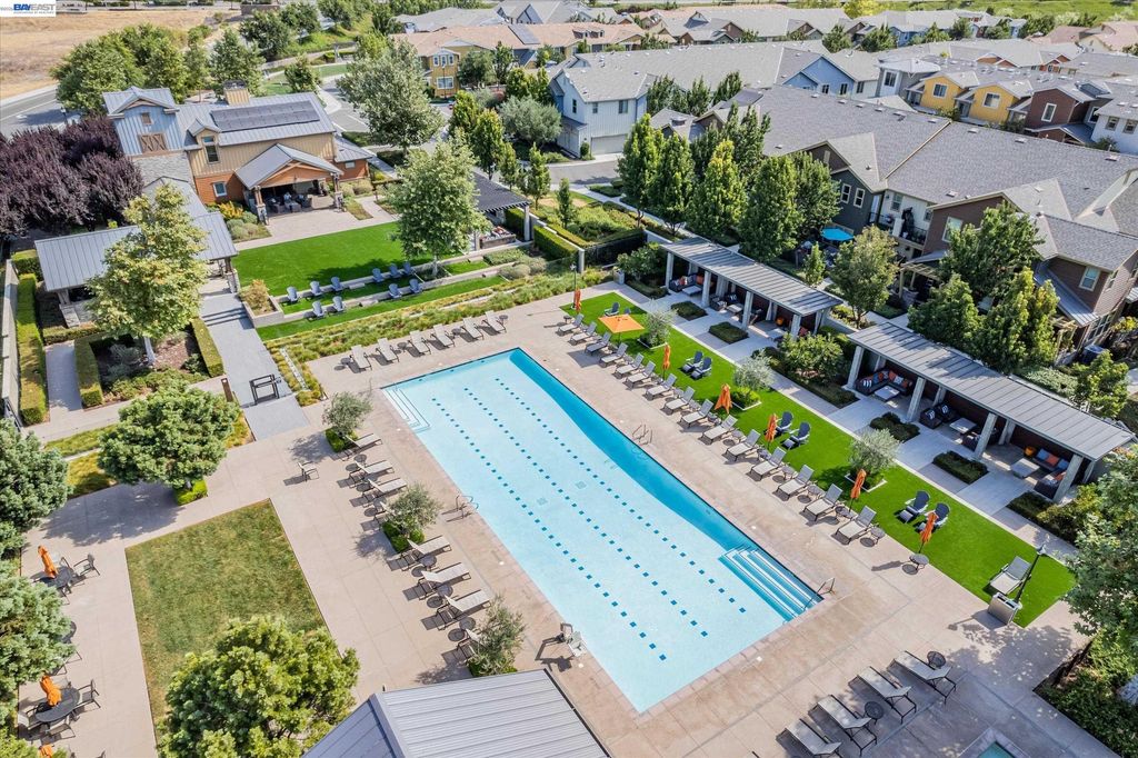 319 Basswood Cmn 14, Livermore, CA 94551