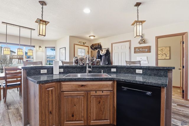 387 BIG BADGER DR, Box Elder, SD 57719