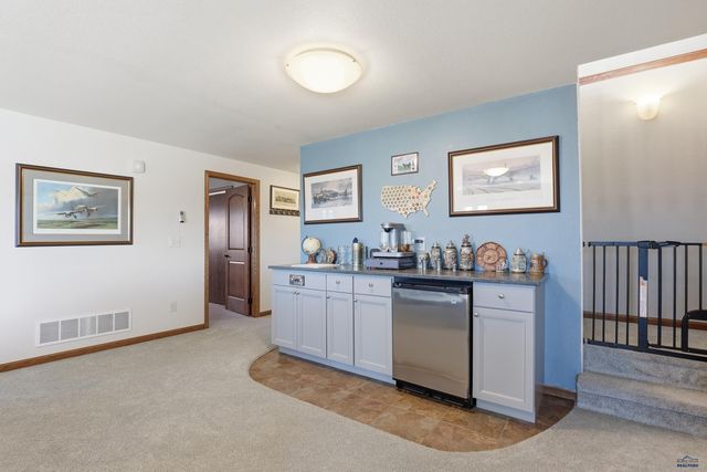 387 BIG BADGER DR, Box Elder, SD 57719