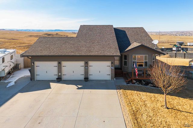 387 BIG BADGER DR, Box Elder, SD 57719