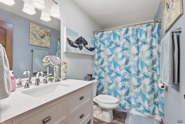 387 BIG BADGER DR, Box Elder, SD 57719