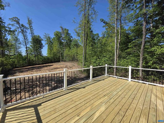 310 FAIRVIEW DR, Mineral, VA 23117