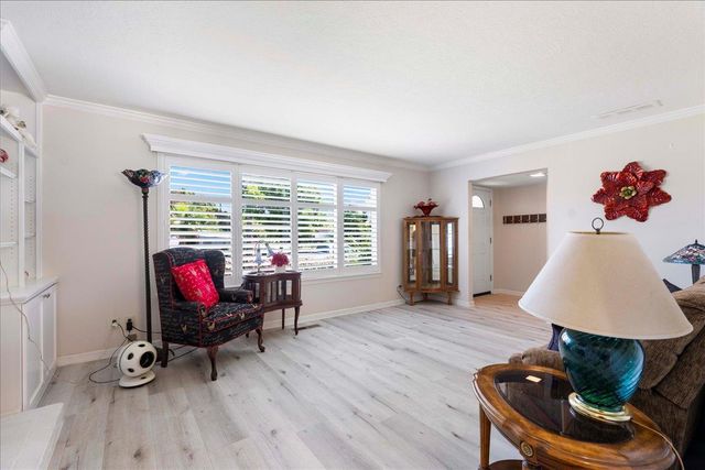 2001 Woodstock Way, Sacramento, CA 95825