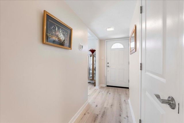 2001 Woodstock Way, Sacramento, CA 95825