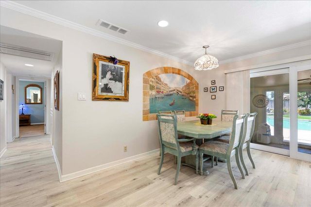 2001 Woodstock Way, Sacramento, CA 95825