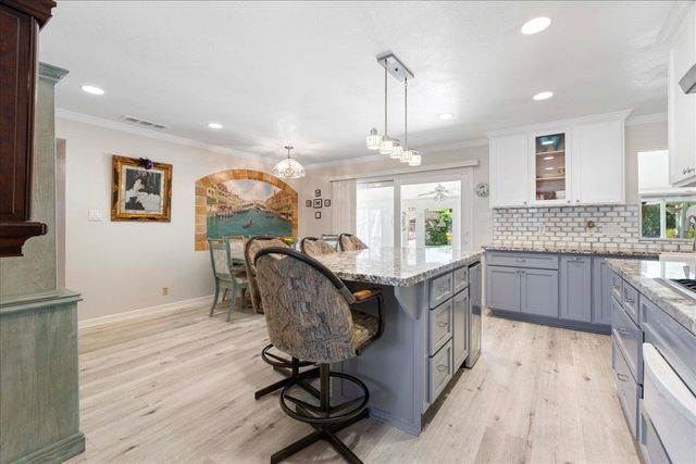 2001 Woodstock Way, Sacramento, CA 95825