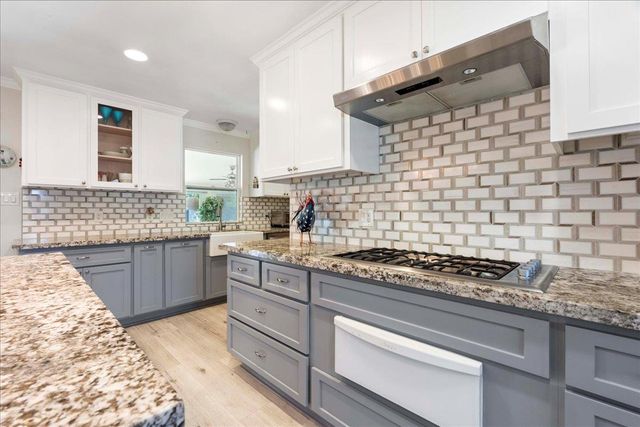 2001 Woodstock Way, Sacramento, CA 95825