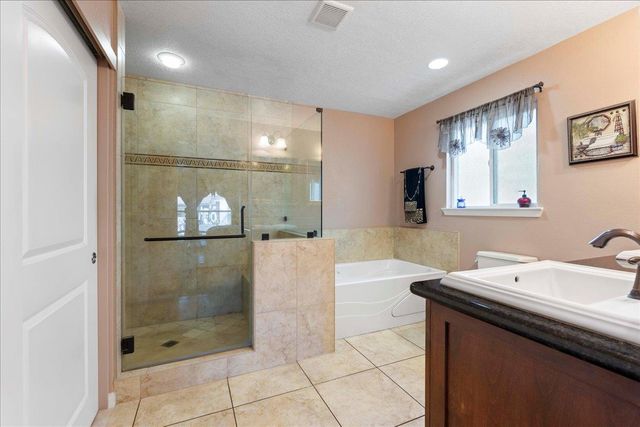 2001 Woodstock Way, Sacramento, CA 95825
