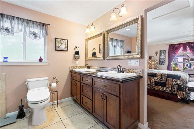 2001 Woodstock Way, Sacramento, CA 95825