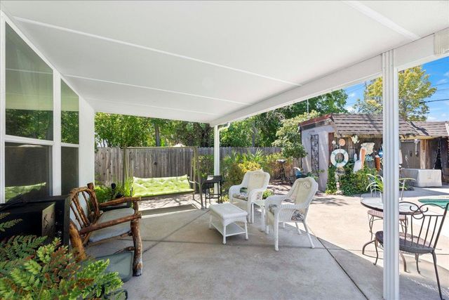 2001 Woodstock Way, Sacramento, CA 95825