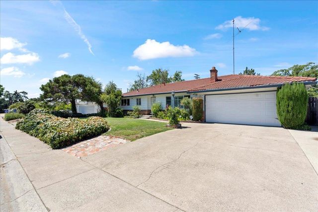 2001 Woodstock Way, Sacramento, CA 95825