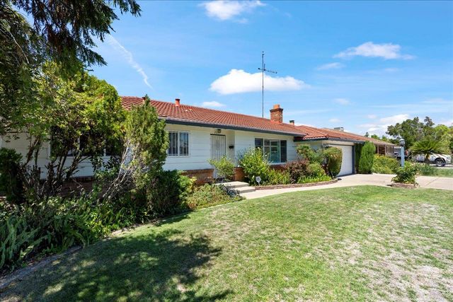 2001 Woodstock Way, Sacramento, CA 95825