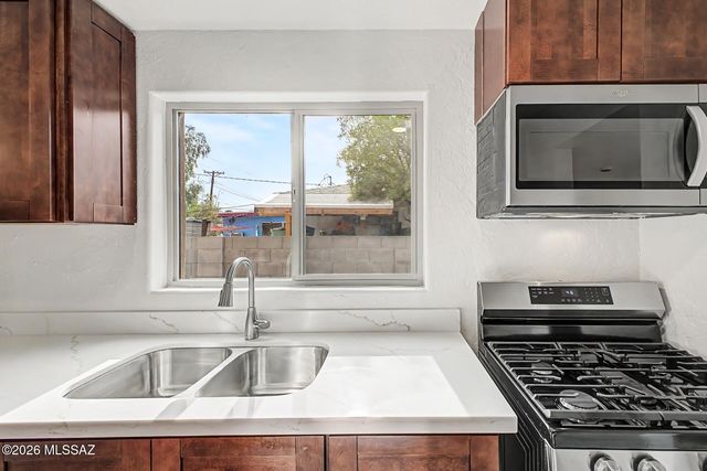 2850 E 19th Street, Tucson, AZ 85716