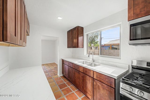 2850 E 19th Street, Tucson, AZ 85716