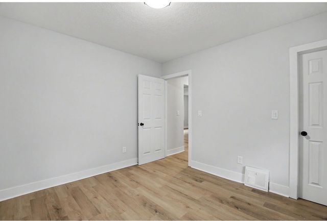 2127 E 13th Street, Des Moines, IA 50316
