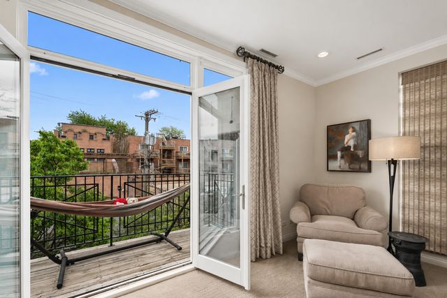 2715 N Bosworth Avenue, Chicago, IL 60614