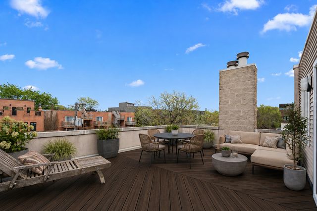 2715 N Bosworth Avenue, Chicago, IL 60614