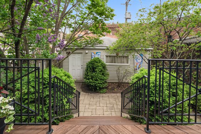 2715 N Bosworth Avenue, Chicago, IL 60614