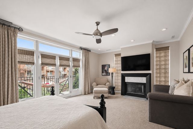 2715 N Bosworth Avenue, Chicago, IL 60614