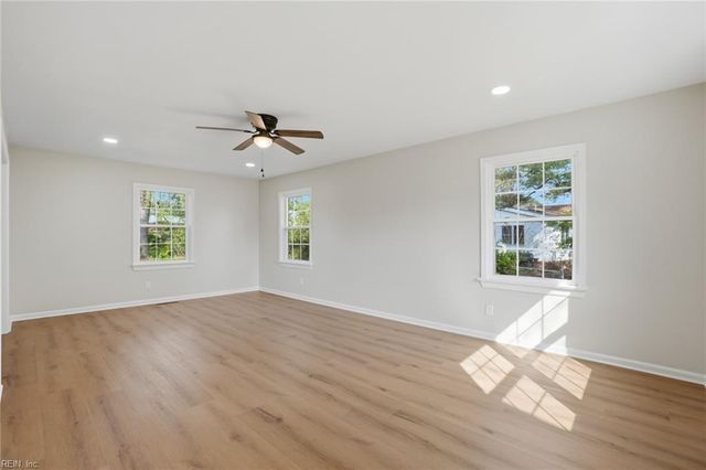 3604 Goshawk CT, Portsmouth, VA 23703