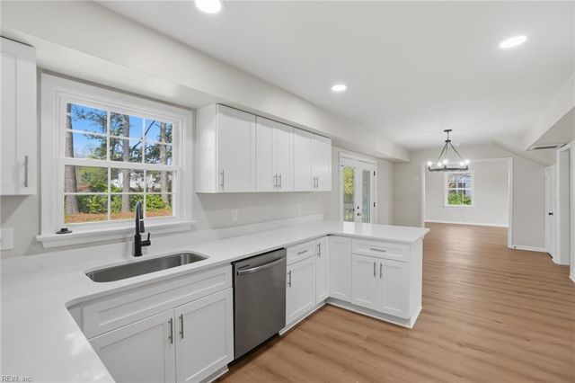 3604 Goshawk CT, Portsmouth, VA 23703