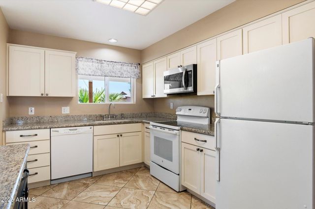 10638 W ALABAMA Avenue, Sun City, AZ 85351