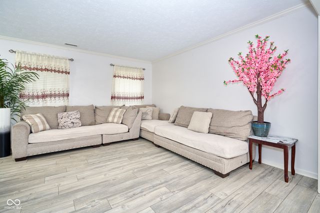 6425 Bonneville Drive, Indianapolis, IN 46237