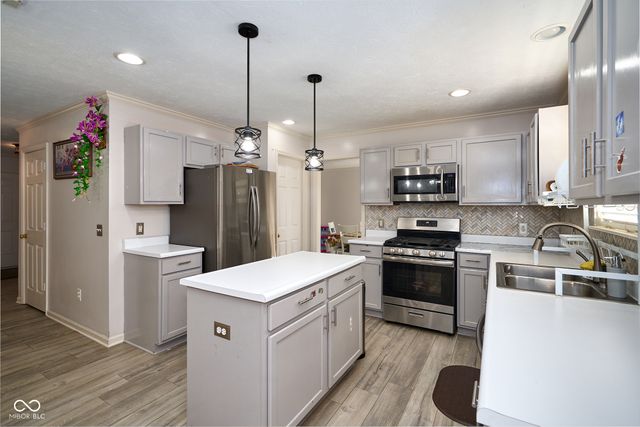 6425 Bonneville Drive, Indianapolis, IN 46237