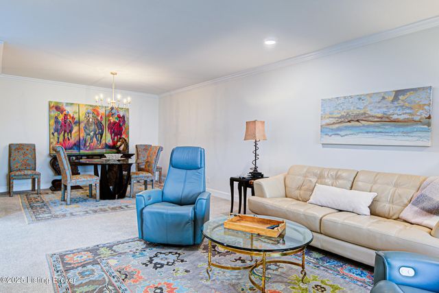 5701 Coach Gate Wynde APT 58B, Louisville, KY 40207