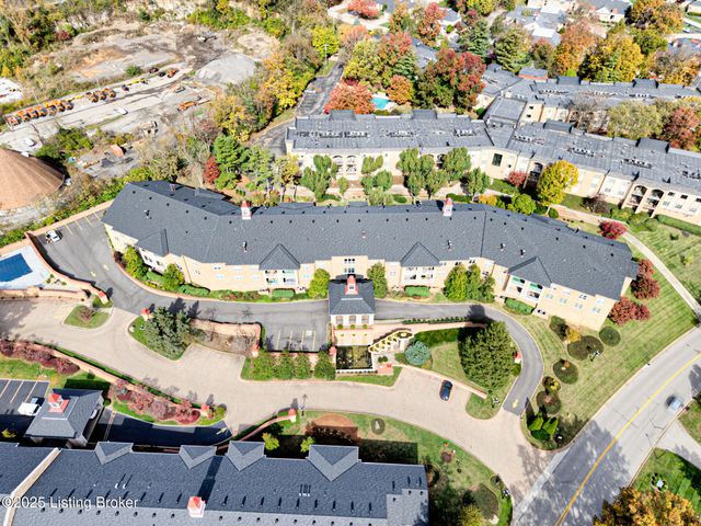 5701 Coach Gate Wynde APT 58B, Louisville, KY 40207