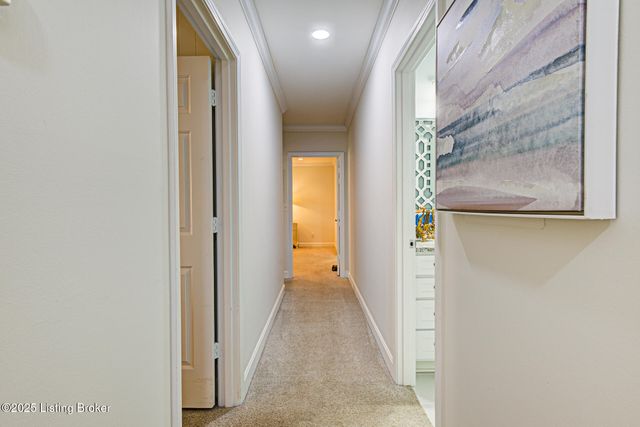 5701 Coach Gate Wynde APT 58B, Louisville, KY 40207