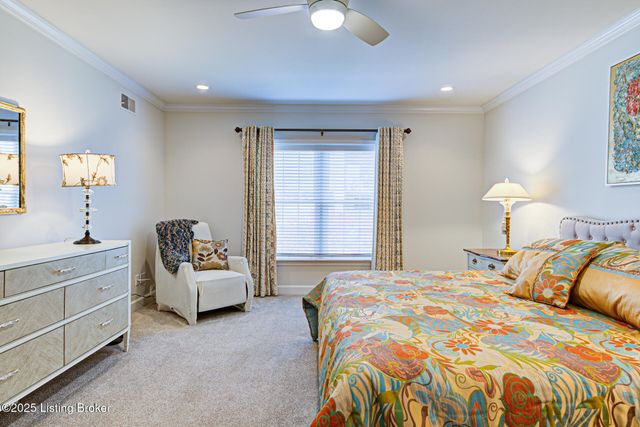 5701 Coach Gate Wynde APT 58B, Louisville, KY 40207